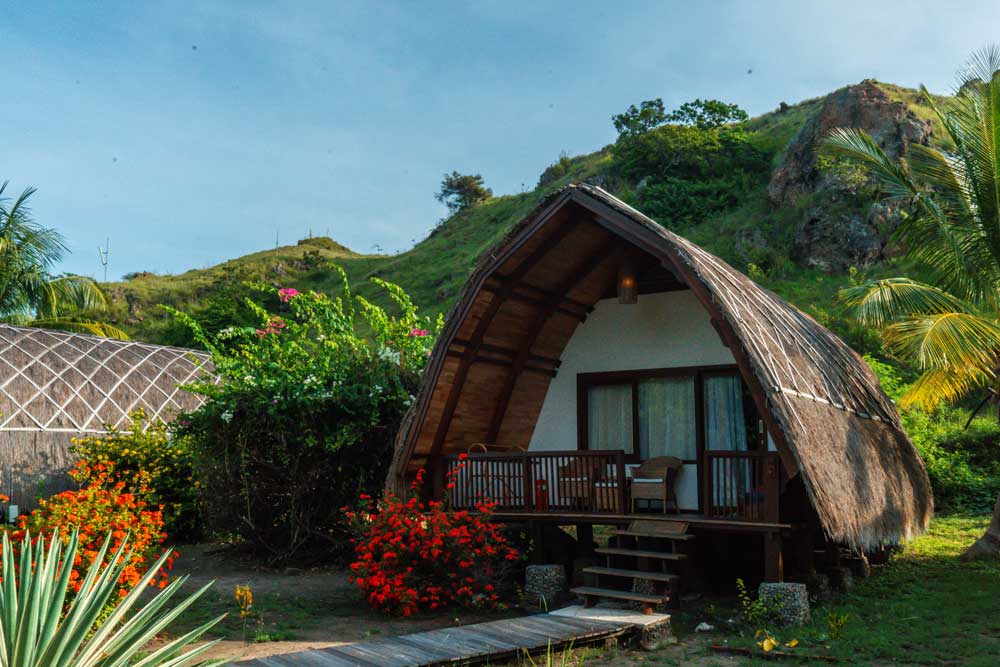 Komodo Resort & Diving Club 度假村外观与山景